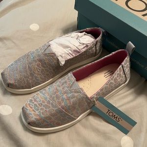 New Girls Toms shoes
